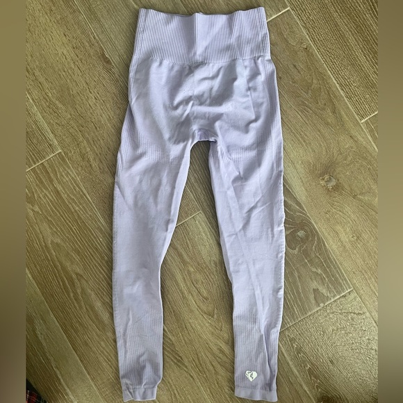 Light Purple Women’s Best Leggings - Picture 3 of 4